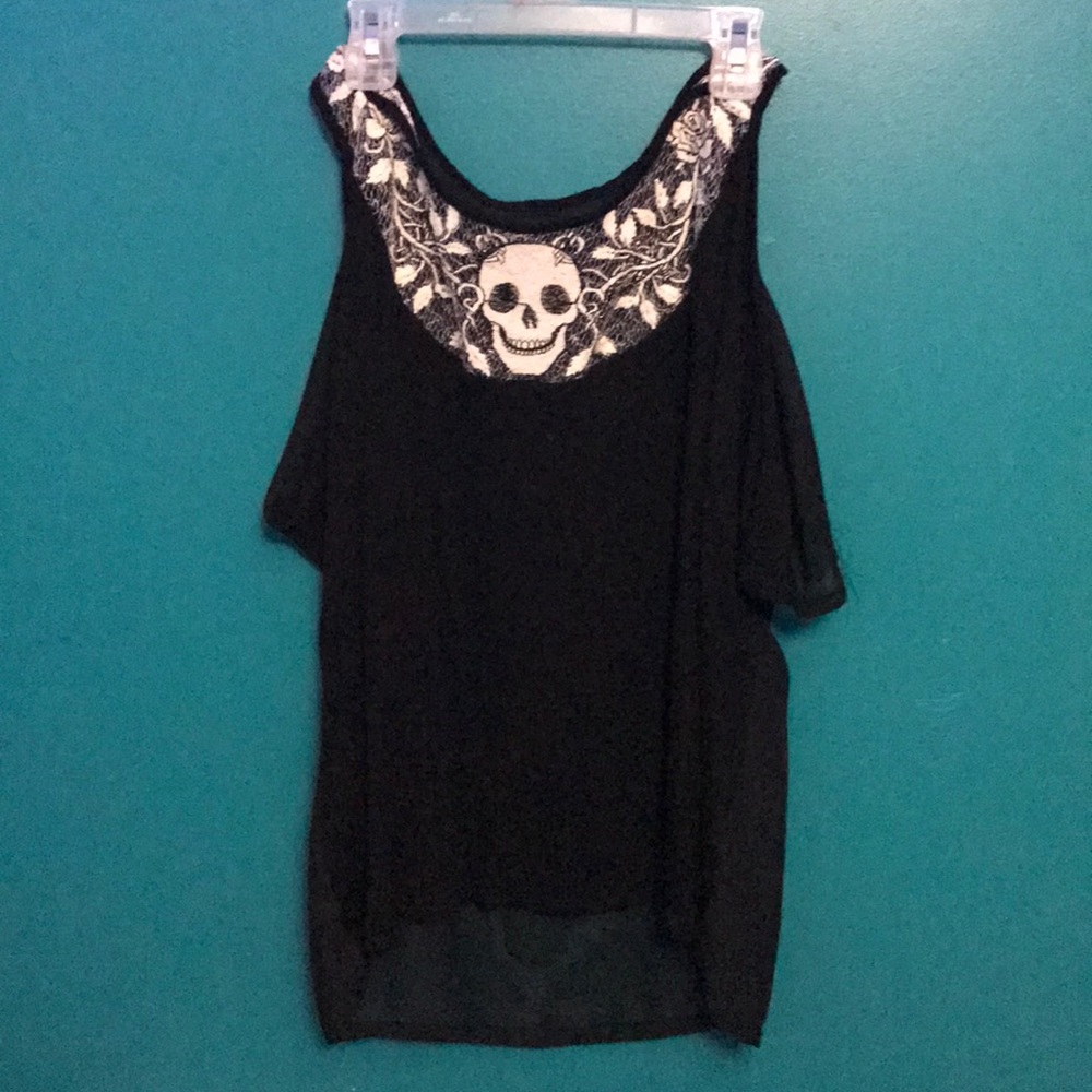 Skull cold shoulder shirt